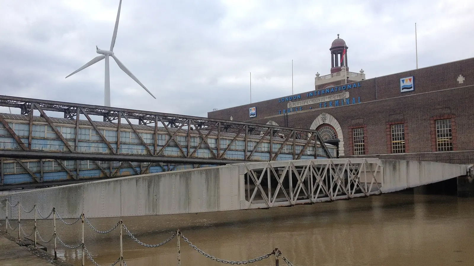 Tilbury cruise terminal
